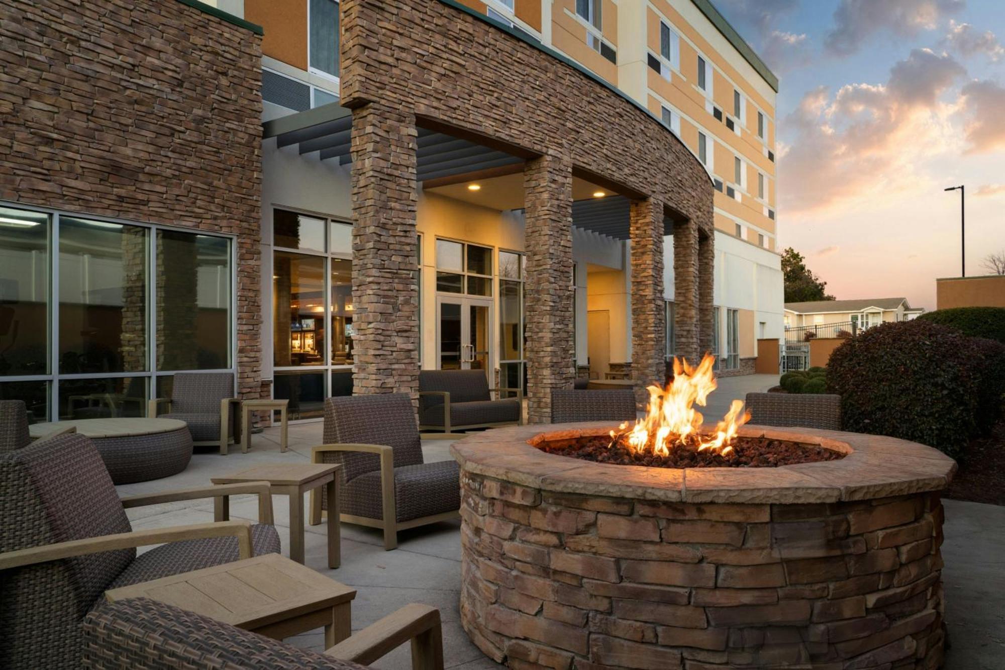 Courtyard By Marriott Fayetteville Fort Liberty - Spring Lake Dış mekan fotoğraf